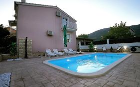 Villa Tago With Heated New Pool